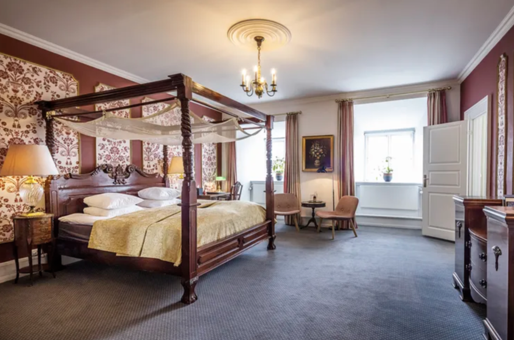 dragsholm slot slotsværelse med himmelseng